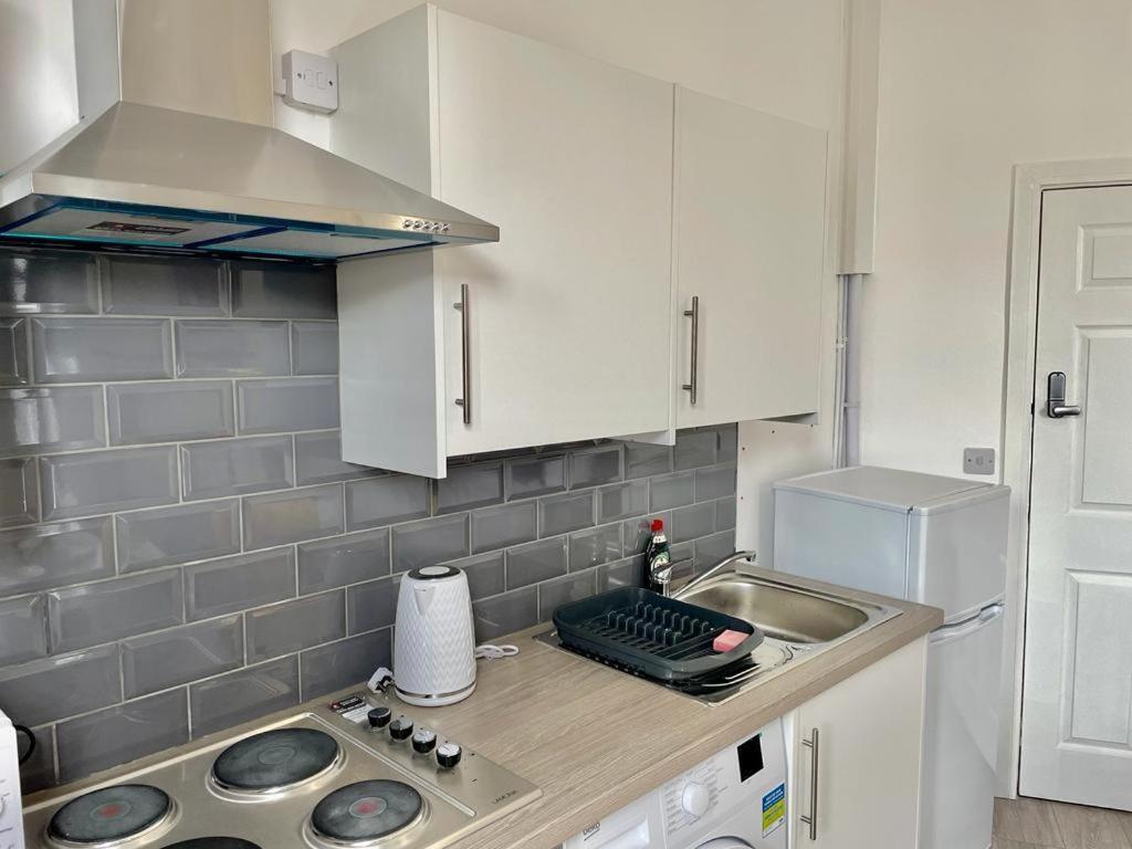 Cheerful 1 Bed Apartment Cardiff City Centre - Penarth Rd Exteriör bild